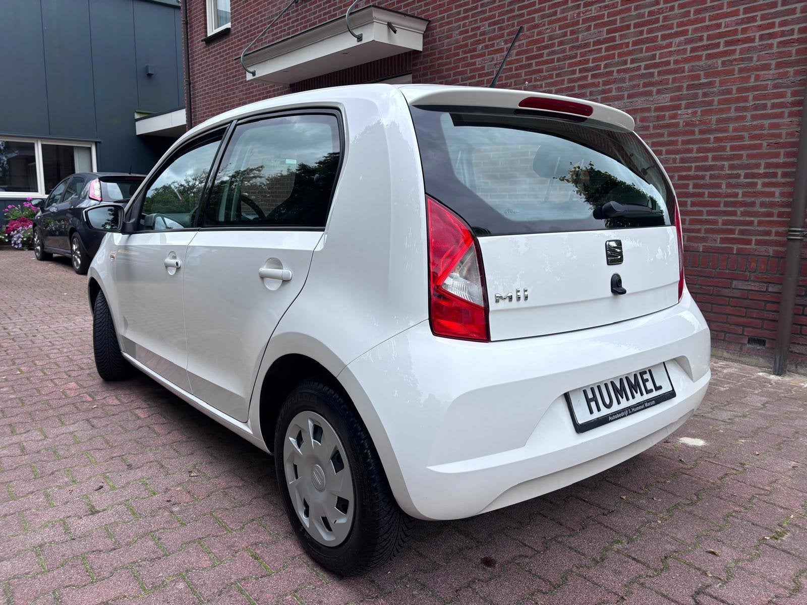 SEAT Mii 1.0 Style, Voorwielaandrijving, Gebruikt, Zwart, 840 kg