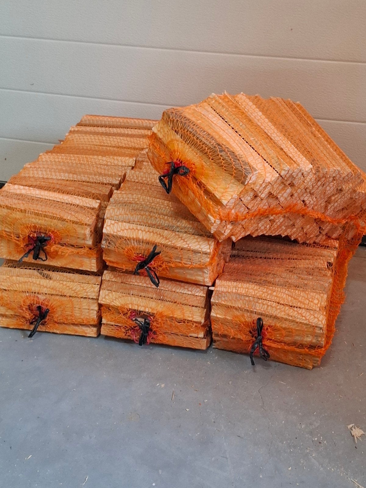 Aanmaakhout 3kg 6x voor 20euro, Minder dan 3 m³, Ophalen, Stammen