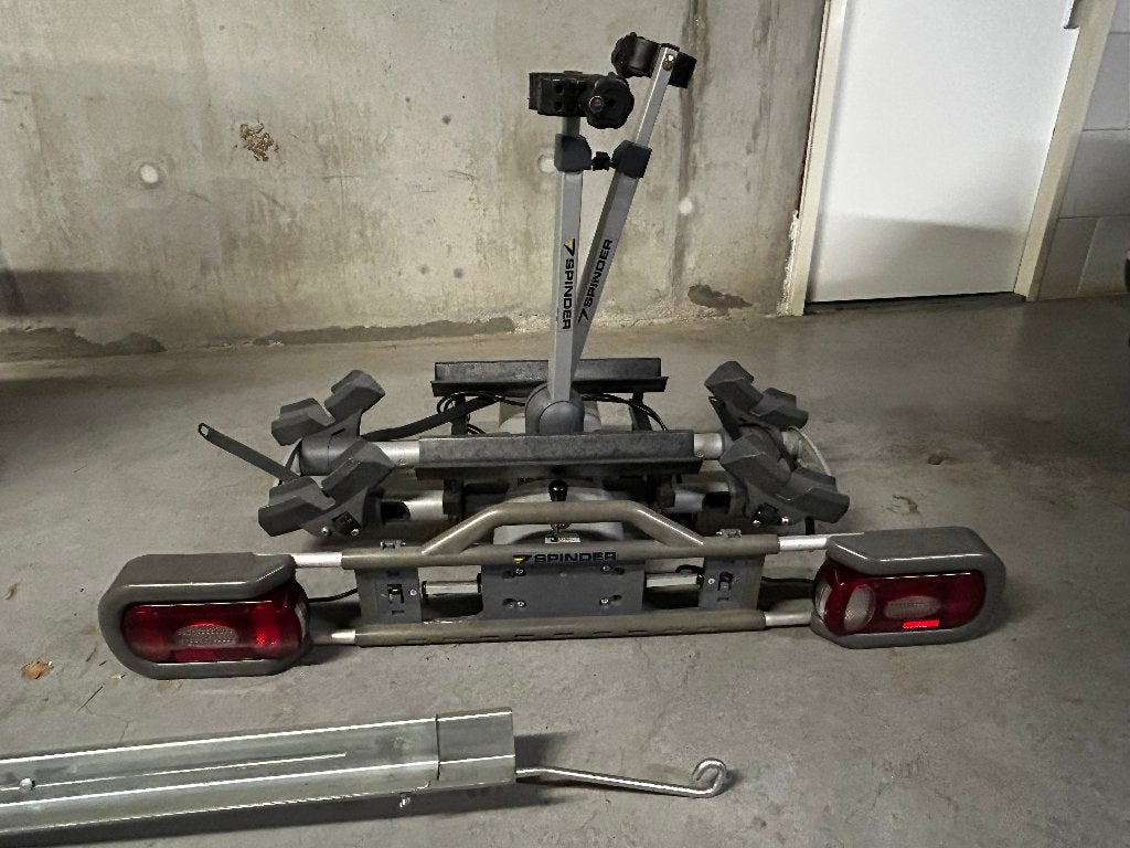 Fietsendrager Spinder, Ophalen, Gebruikt, 2 fietsen, Trekhaakdrager