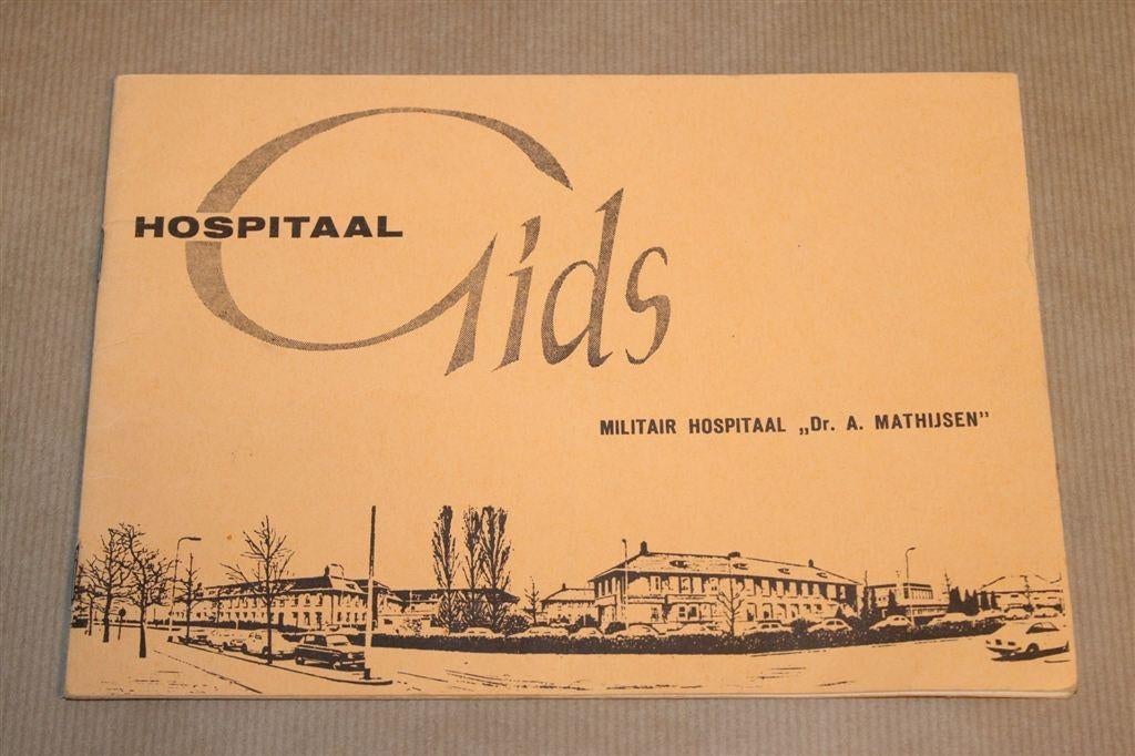 Hospitaalgids Militair Hospitaal Dr. Mathijsen Utrecht 1965, Ophalen of Verzenden, Gelezen
