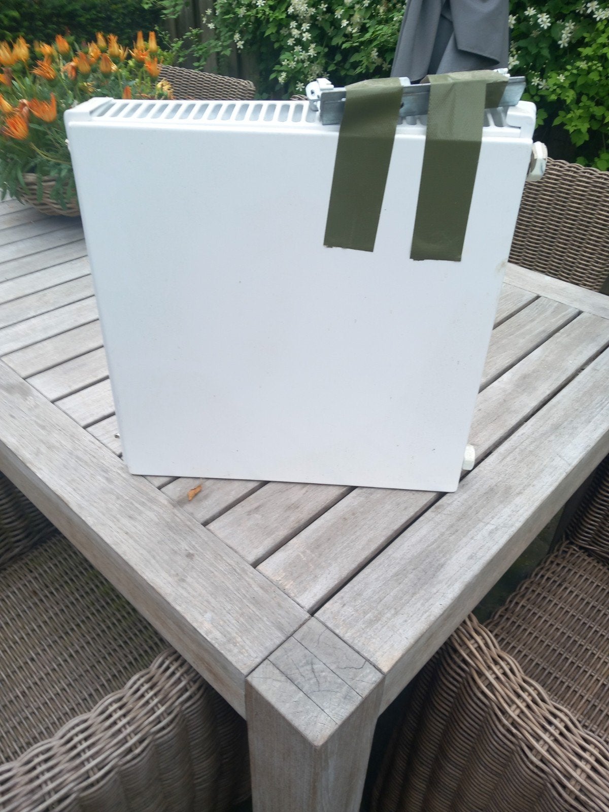 ZGAN radiator Plieger 40x40cm compleet met steunen., Doe-het-zelf en Verbouw, Verwarming en Radiatoren, 30 tot 80 cm, Radiator
