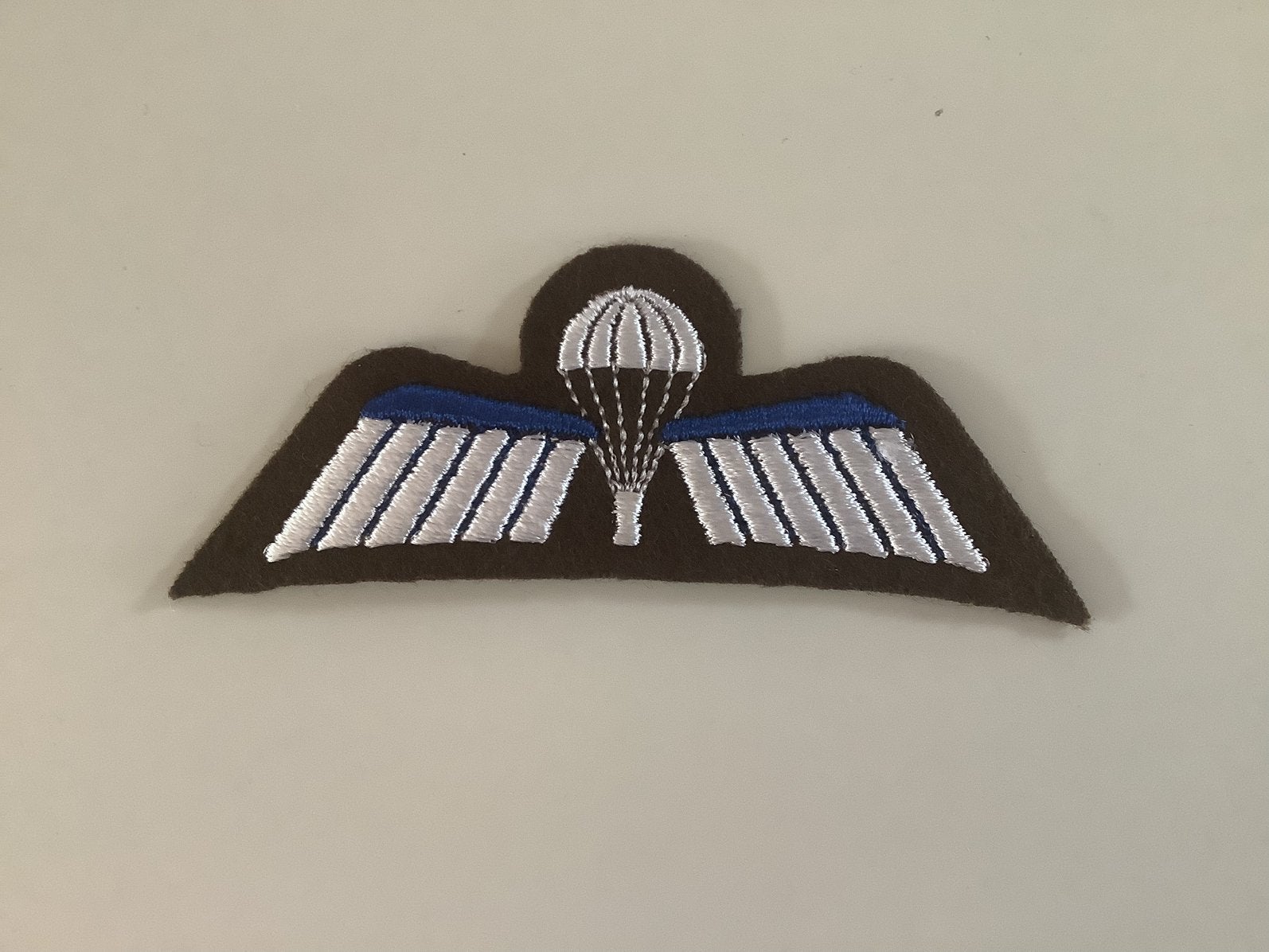 Mouwembleem Nederlandse Parawing B Brevet, Ophalen of Verzenden, Landmacht, Nederland, Embleem of Badge
