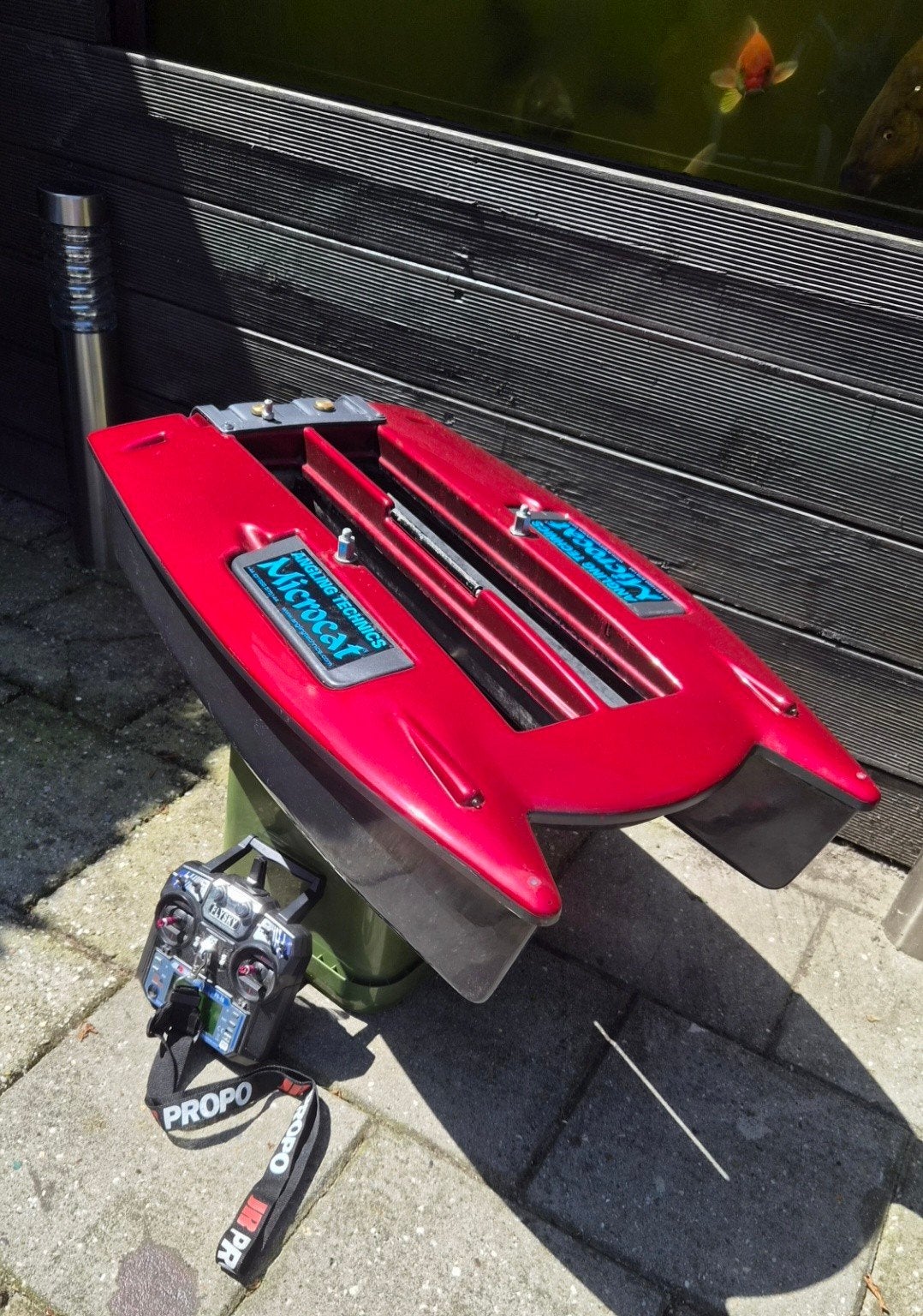 Voerboot + Deeper set, Ophalen, Zo goed als nieuw, Complete set