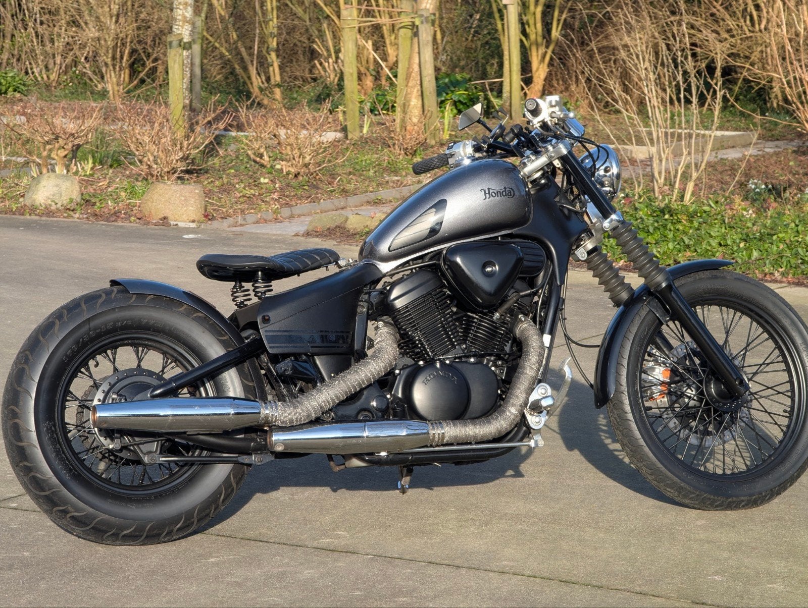 Honda VT600 SHADOW CUSTOM BOBBER (Cosmo Motors), 2 cilinders, Occasion, Chopper, Particulier