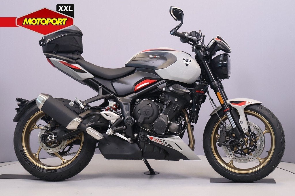 Triumph TRIDENT 800 (bj 2026), Triumph Motocycles, Bedrijf, Triumph.Benelux@triumph.co.uk, De Droogmakerij 40A
1851 LX   Heiloo, NL