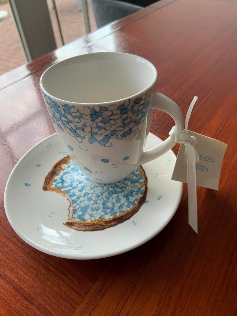 Geboortekado Douwe Egberts mok en bordje, Blond Amsterdam, Nieuw, Ophalen of Verzenden, Kop(pen) en/of Schotel(s)