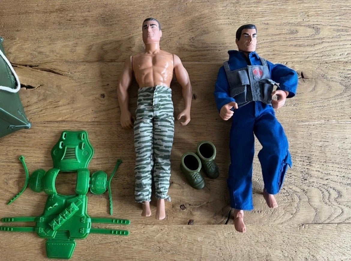 Action Man set met 2 poppen, koffer en accessoires, Ophalen of Verzenden, Gebruikt