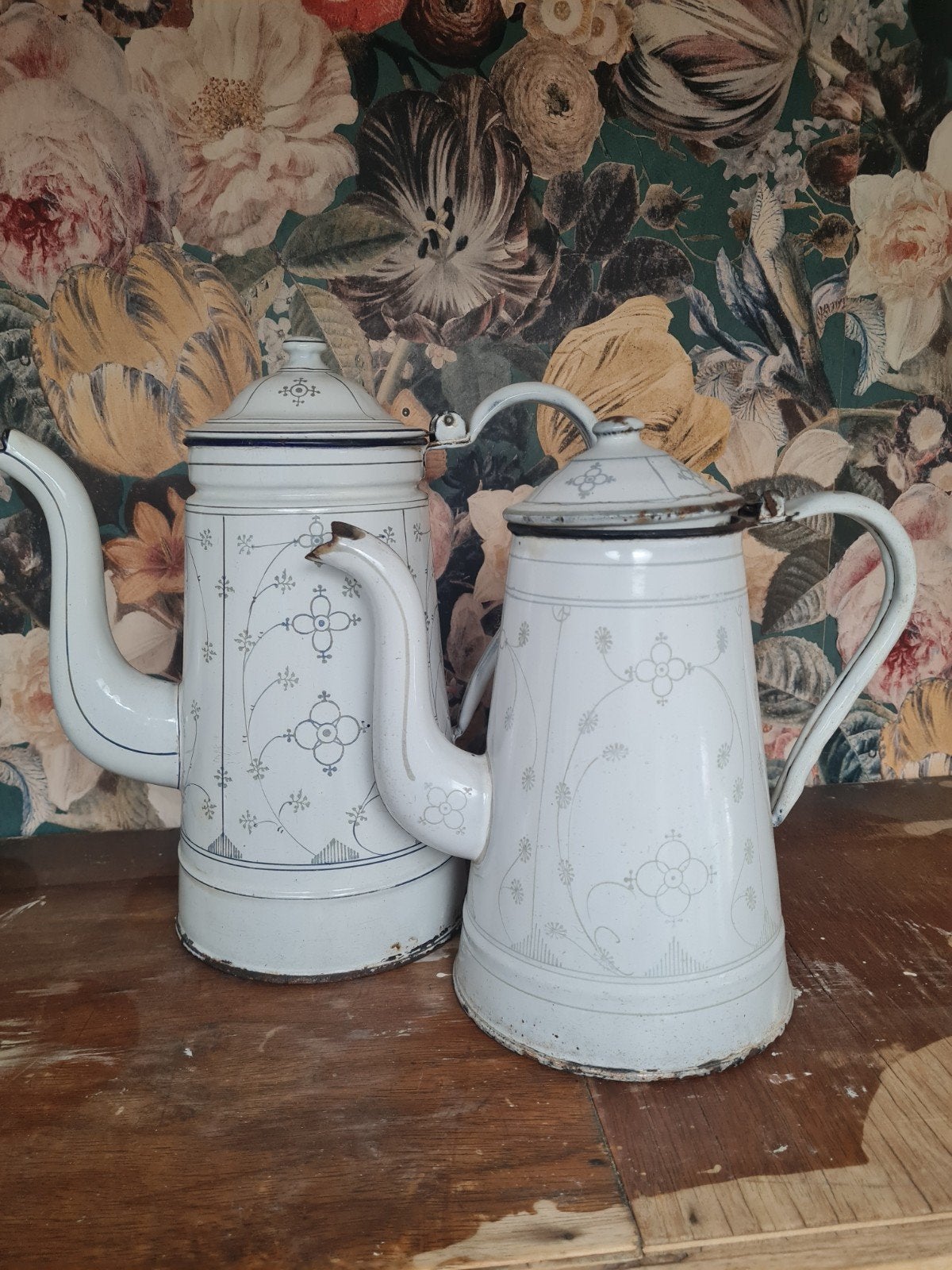 Set van 3 antieke emaille koffiekannen - wit met blauw decor, Ophalen of Verzenden