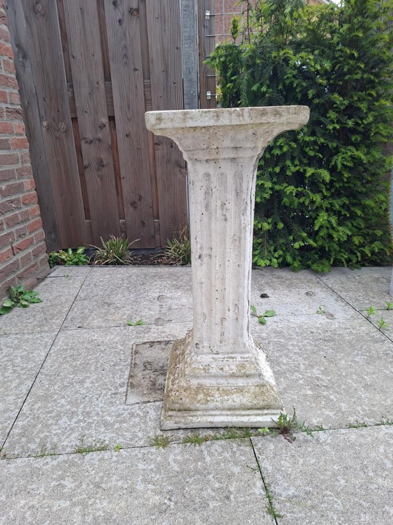Decoratieve betonnen sokkel/zuil voor tuin of terras, Huis en Inrichting, Woonaccessoires | Zuilen en Pilaren, Ophalen, Gebruikt