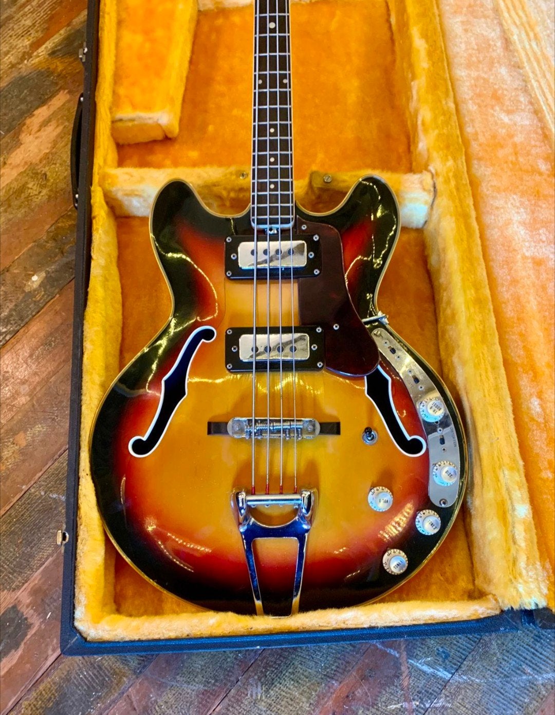 Vox 1967 sidewinder IV Bass, Muziek en Instrumenten, Ophalen, Gebruikt, Basgitaar, Minder dan 50 watt
