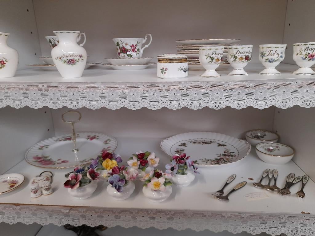Div royal albert servies flowers of the month, Ophalen of Verzenden
