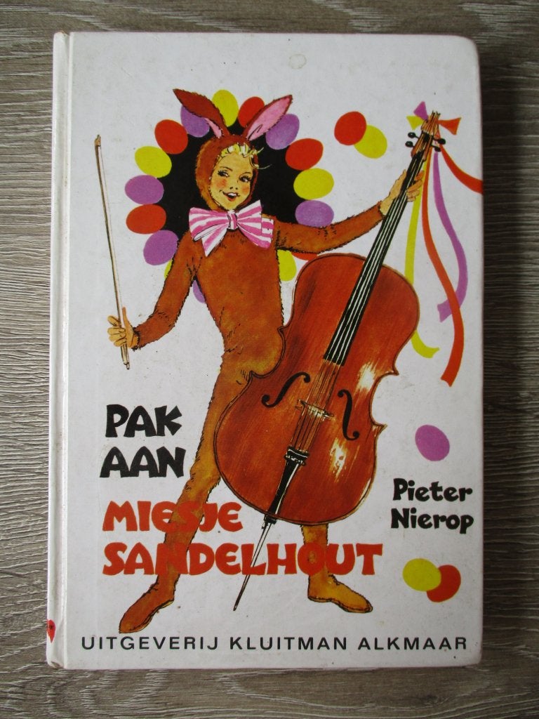 Pak aan Miesje Sandelhout - Pieter Nierop, Boeken, Ophalen of Verzenden, Gelezen, Fictie algemeen
