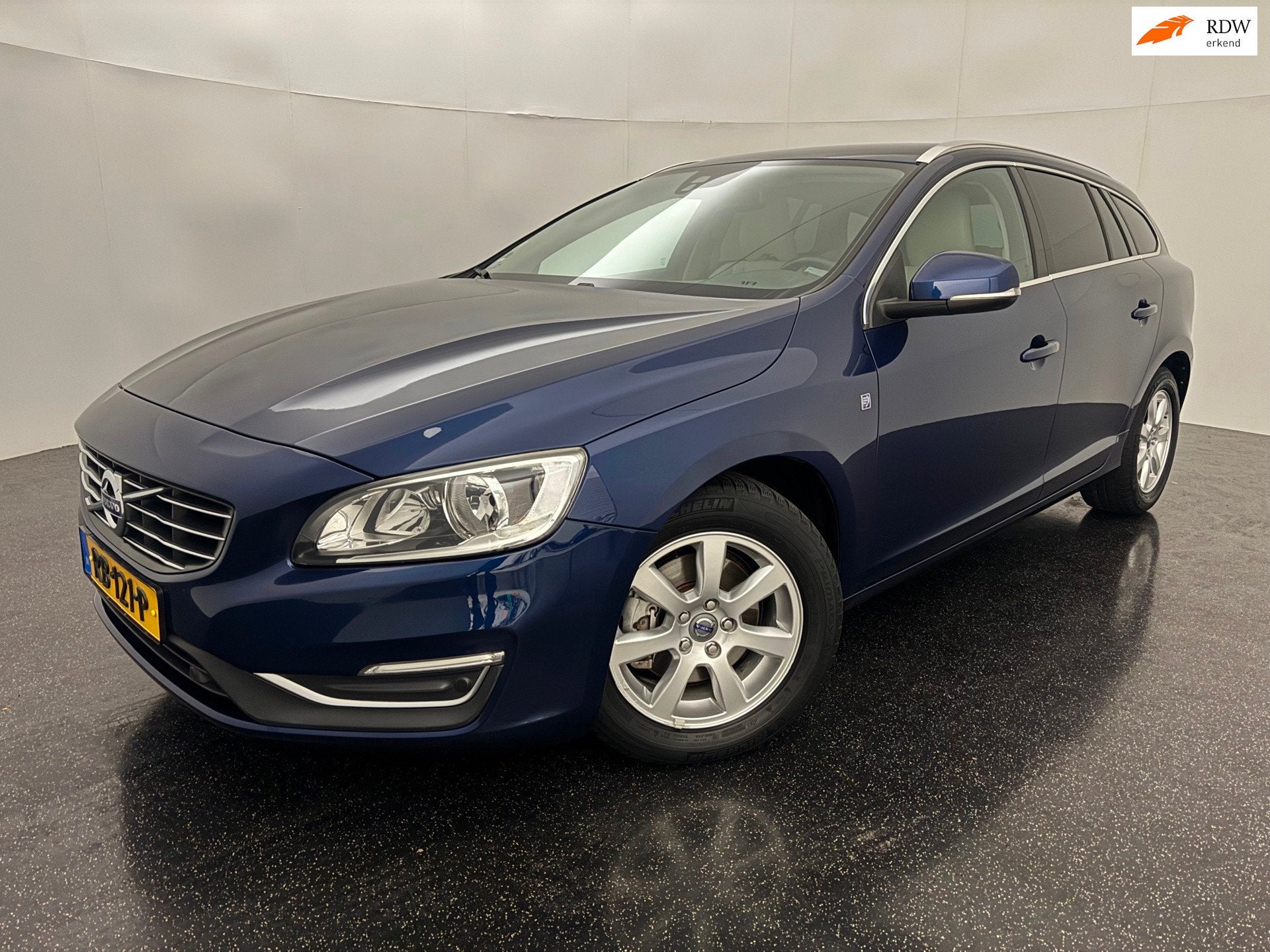 Volvo V60 2.0 D4 AUT Ocean Race / Trekhaak / Leder / Cruise, Auto's, 4 cilinders, Blauw, 23 km/l, Leder