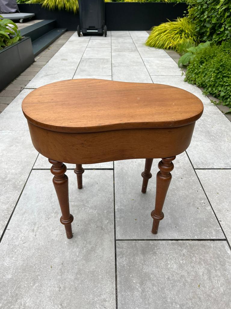 Antiek tafeltje / bidet, Ophalen