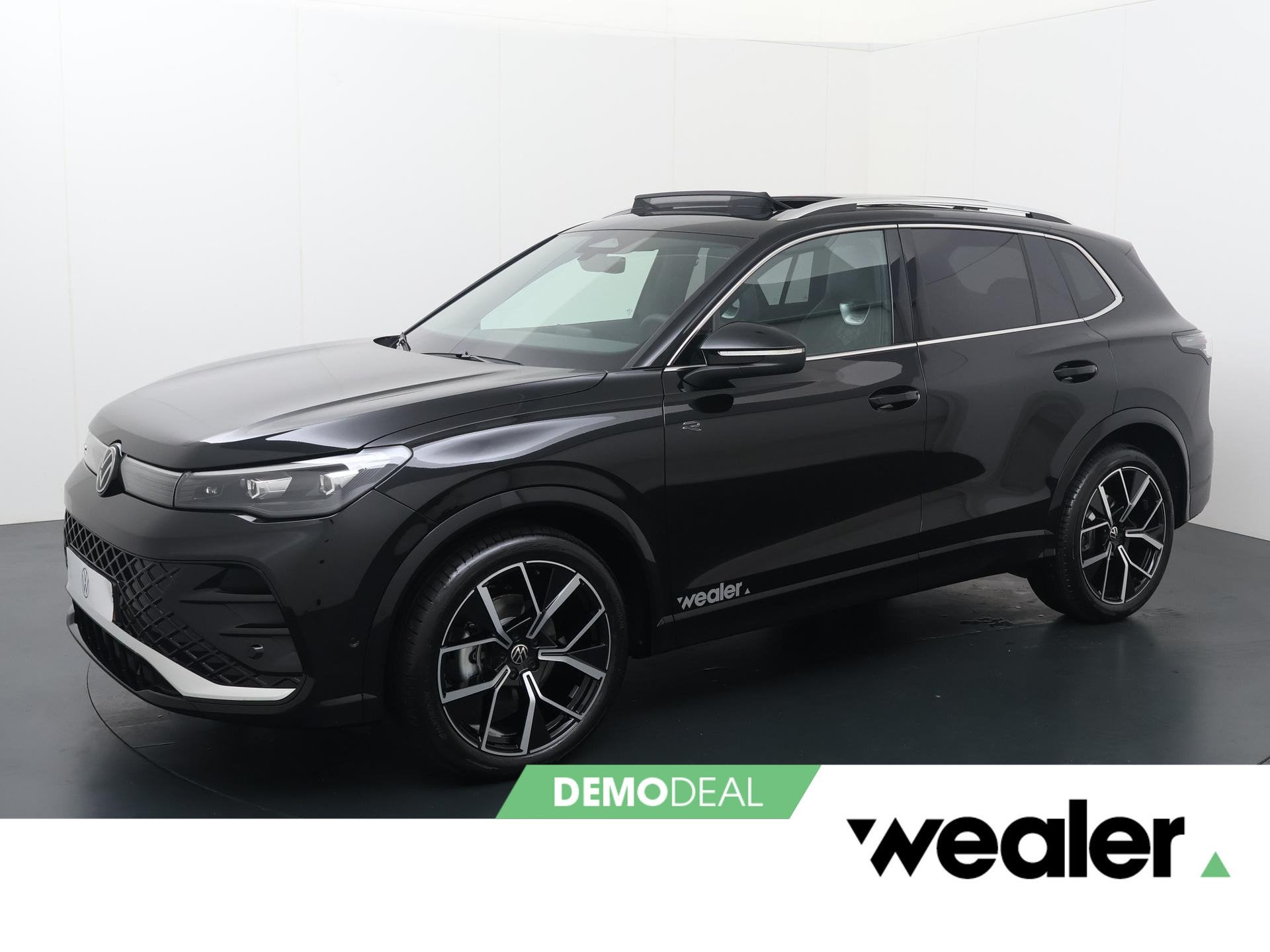 Volkswagen Tiguan R-Line-Edition 1.5 110 kW / 150 pk eTSI Au, Stof, Euro 6, 4 cilinders, Zwart
