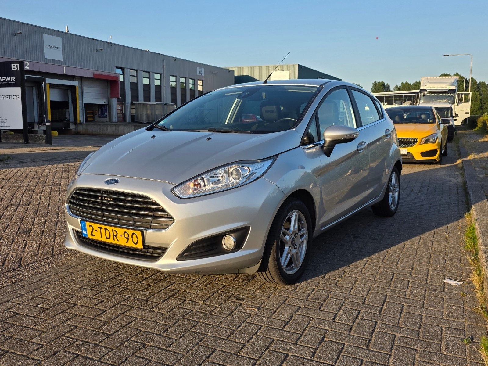 Ford Fiësta 1.0 EcoBoost Titanium 74KW/100PK 5D 2014 Grijs, Auto's, Voorwielaandrijving, 40 €/maand, Zwart, 23 km/l