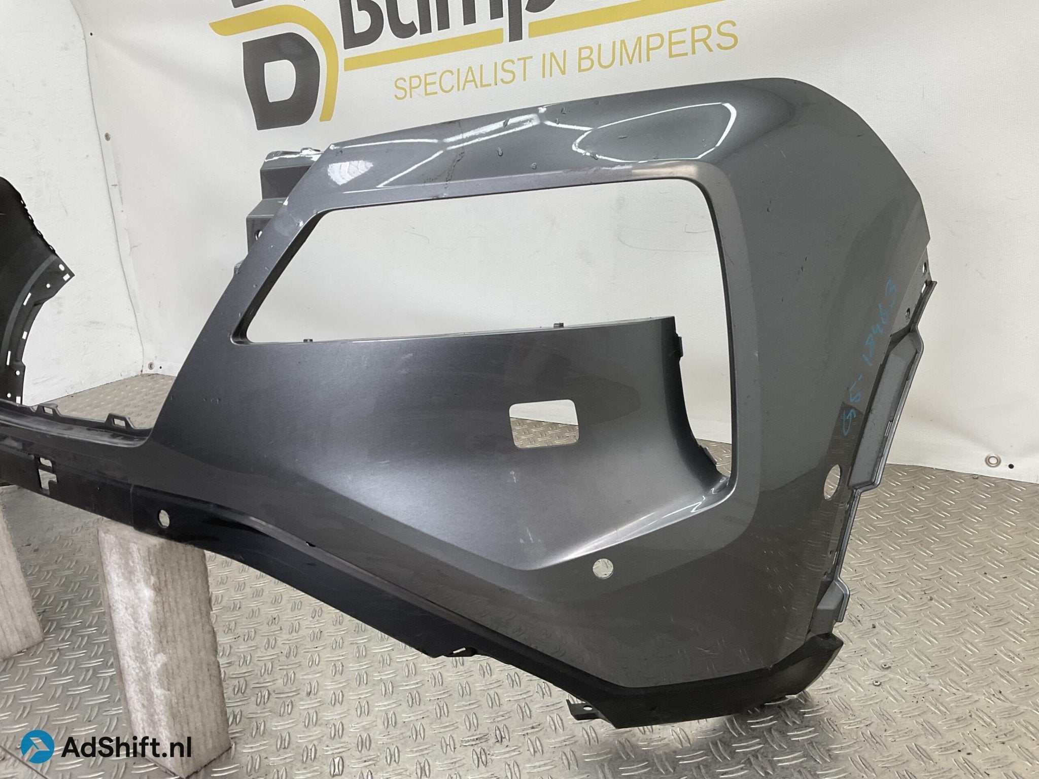 Bumper Nissan XTrail X-Trail T33 pdc 620226RN0H Voorbumper G, Auto-onderdelen, Bumper