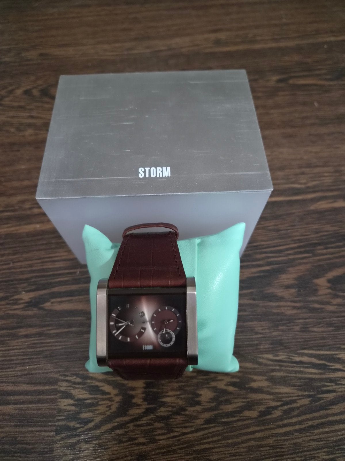 Nieuw in doos! Storm horloge met lederen band, Sieraden, Tassen en Uiterlijk, Ophalen of Verzenden