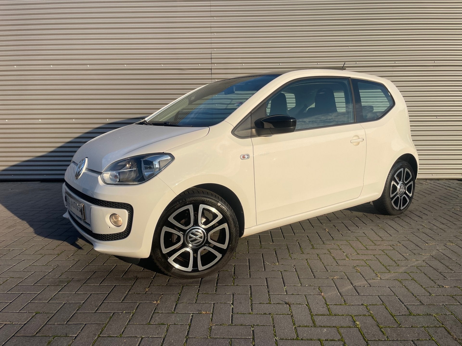 Volkswagen Up! 1.0 CUP up! met panoramadak / lmv / elek pakk, Voorwielaandrijving, Dealer onderhouden, Stof, Gebruikt