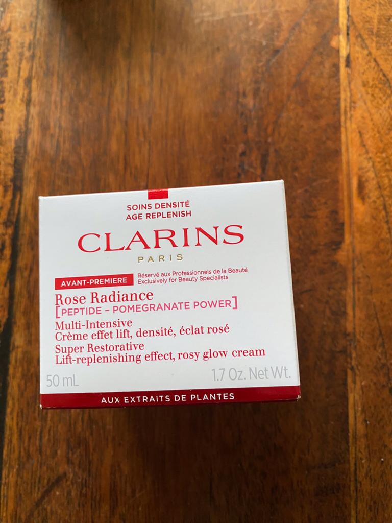 Clarins Rose-Radiance origineel geseald, Ophalen of Verzenden, Nieuw, Gehele gezicht
