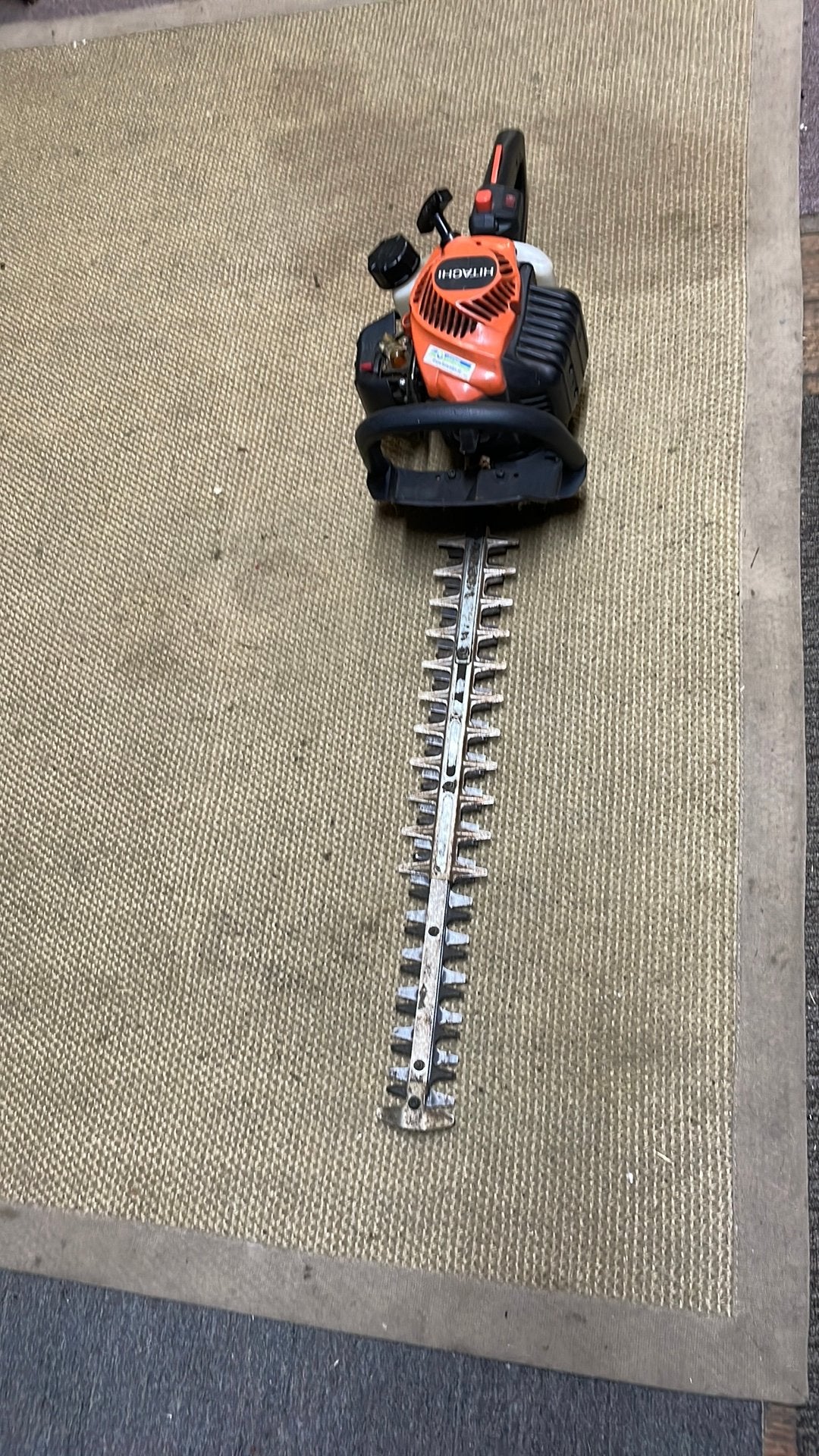 Heggenschaar Hitachi 60 cm, Ophalen of Verzenden, Zo goed als nieuw, Benzine