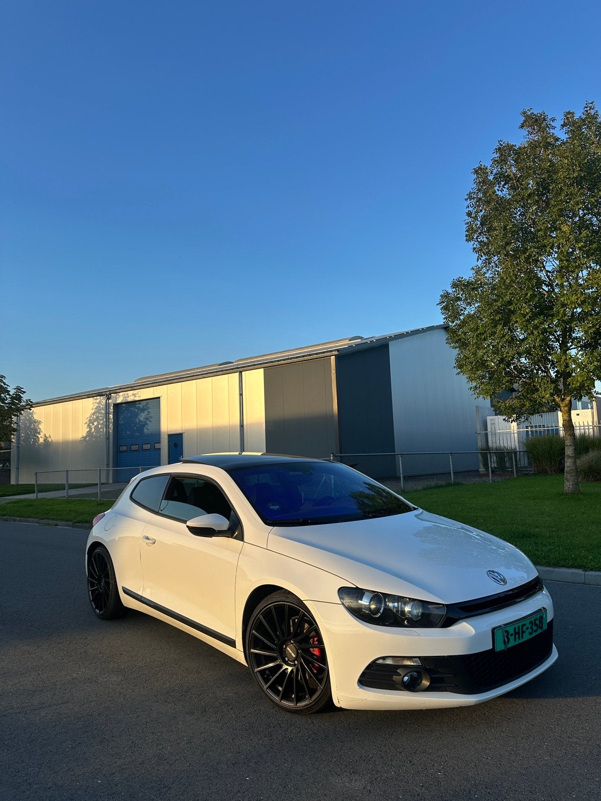 VW Scirocco 2.0 TSI DSG – 300 PK – Pano – Xenon – CarPlay, Auto's, Automaat, 1984 cc, Wit, 300 pk