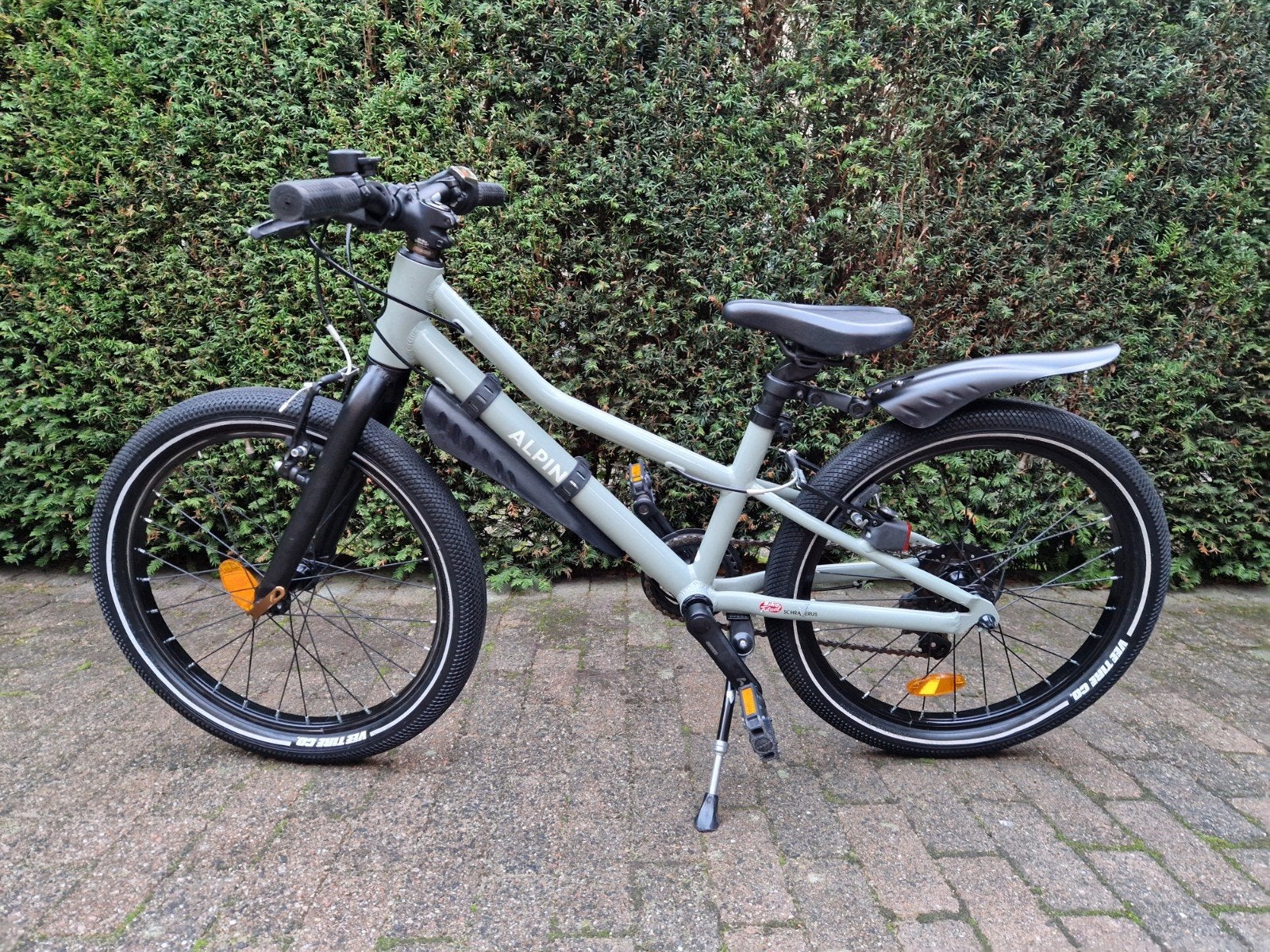 Bijna nieuwe Alpina Zoof 20 inch jongensfiets 2025 alu frame, Ophalen, Velgrem, Zo goed als nieuw, Alpina Loekie Cube Woom Rockrider Batavus Popal Volare