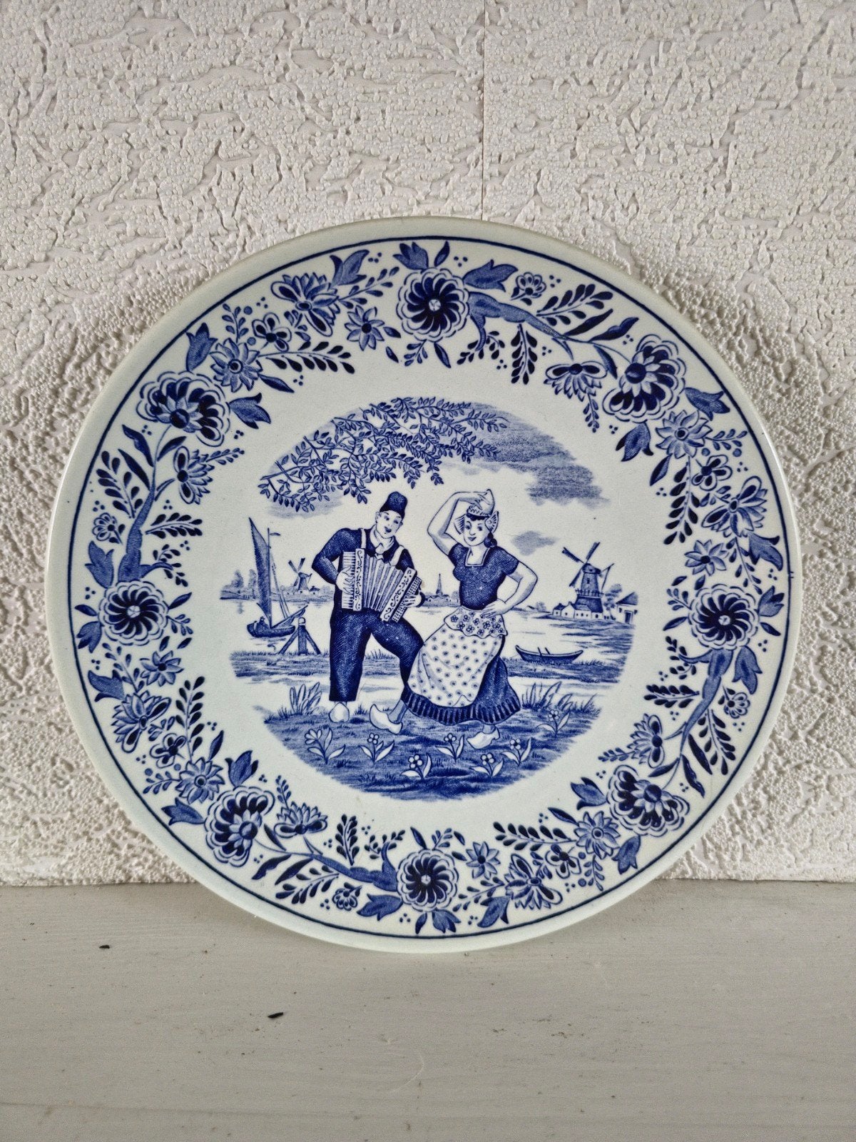 Delfts Blauw Wandbord - Dansend Paar en Molens, Antiek en Kunst, Ophalen