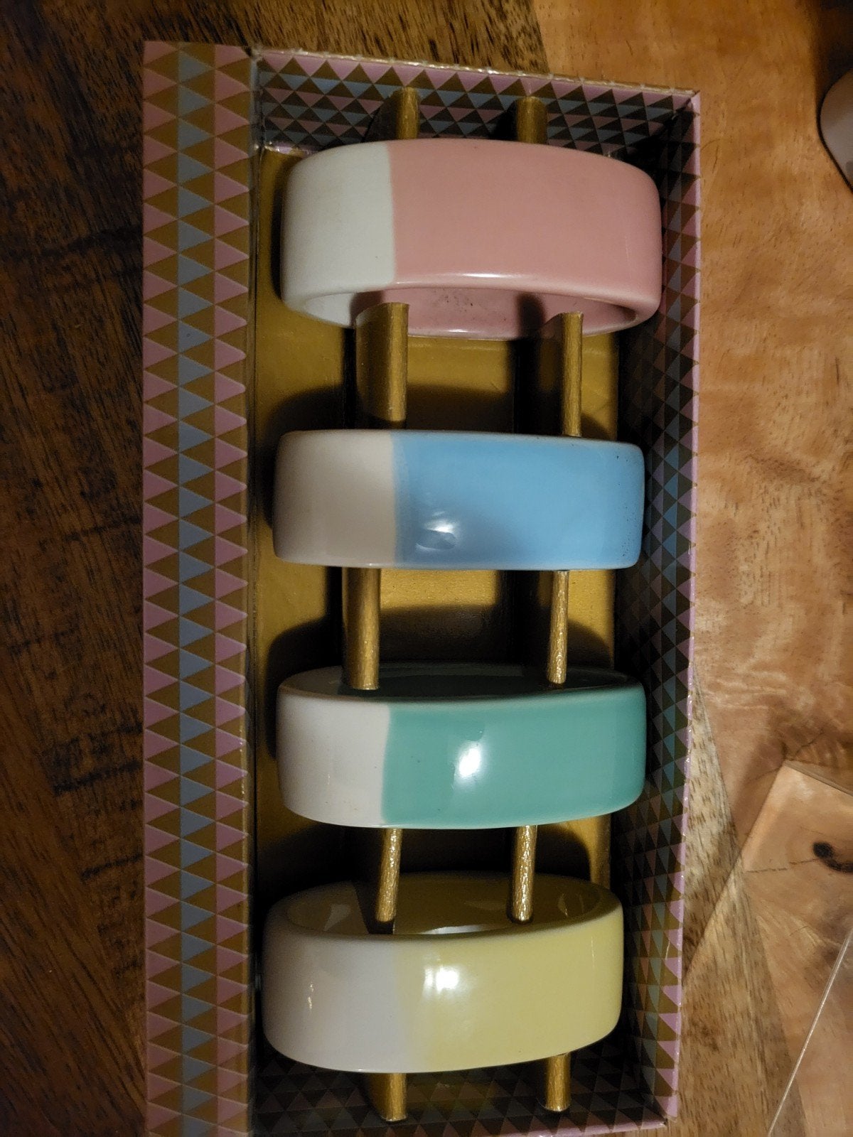 nieuwe blond amsterdam servet ringen 10 euro vaste prijs, Huis en Inrichting, Ophalen, Nieuw, Aardewerk, Bord(en)