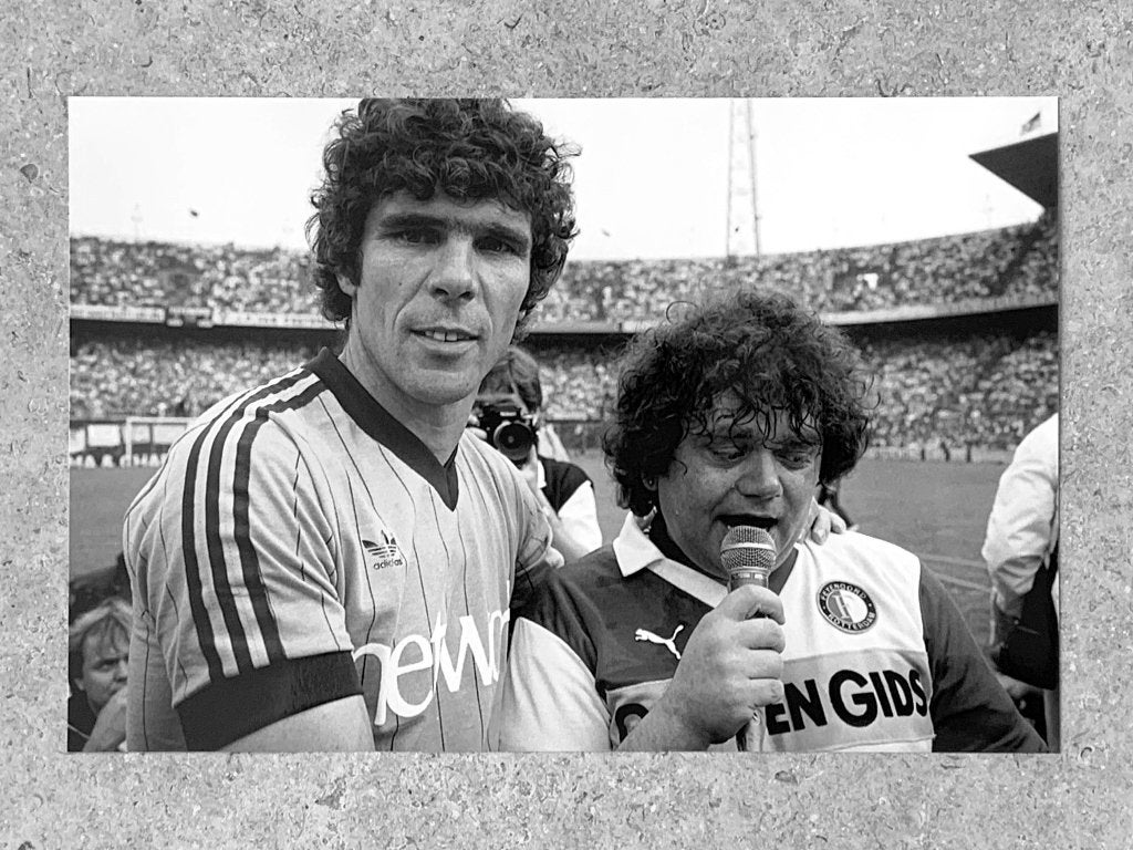 Org. z/w foto 20x30 cm Andre Hazes in F'noord shirt 04-06-83, Verzenden, Nieuw, Foto of Kaart