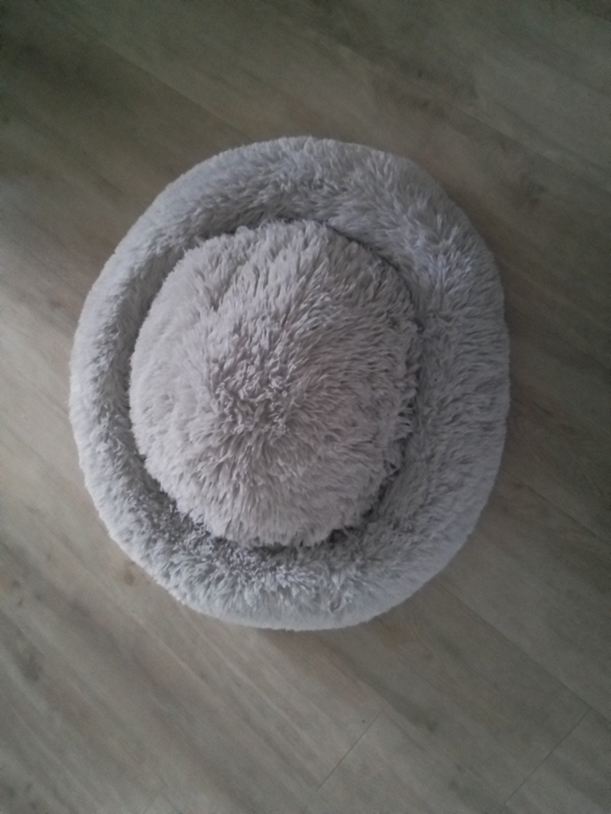 Lichtgrijze fluffy hondenmand 80 cm, Ophalen, Pluche