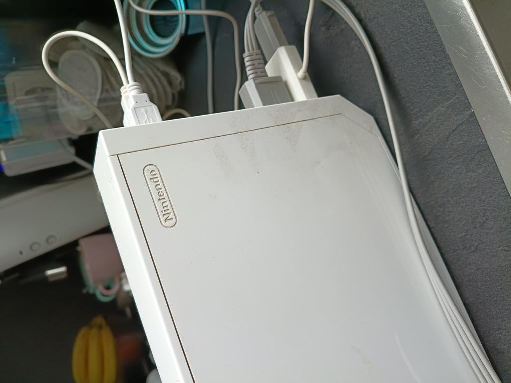Nintendo Wii Console met Oplader en Accessoires, Ophalen of Verzenden, Gebruikt, Met 2 controllers