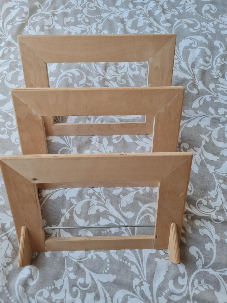 Ikea tijdschriftenhouder / boekenhouder van hout, Huis en Inrichting, Woonaccessoires | Krantenbakken en Lectuurbakken, Ophalen of Verzenden