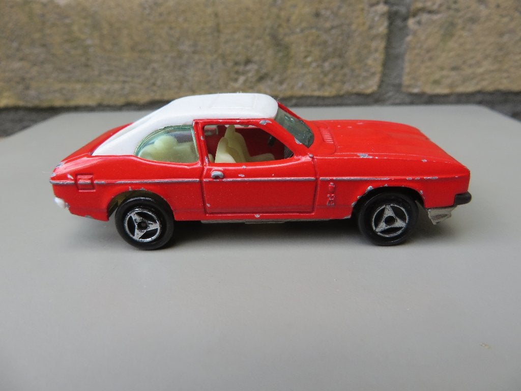 Majorette Ford Capri rood met wit dak, Ophalen of Verzenden, Gebruikt, Auto