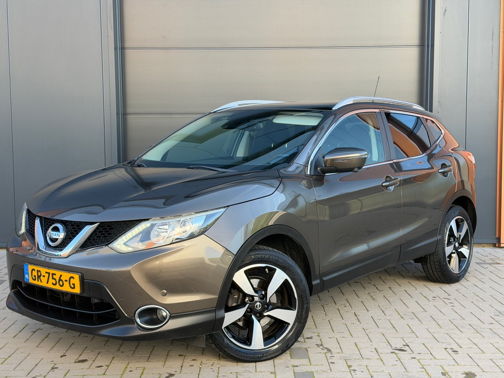 Nissan Qashqai 1.2 Connect Edition|360 Graden Camera|Pano|Tr, Euro 5, Gebruikt, Zwart, 4 cilinders