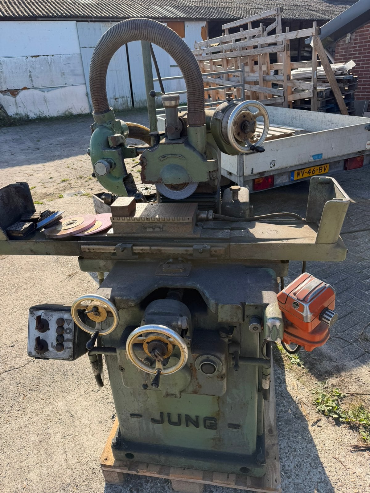 Jung vlakslijpmachine, Doe-het-zelf en Verbouw, Ophalen, Zo goed als nieuw, 1000 watt of meer, Werkbankslijpmachine