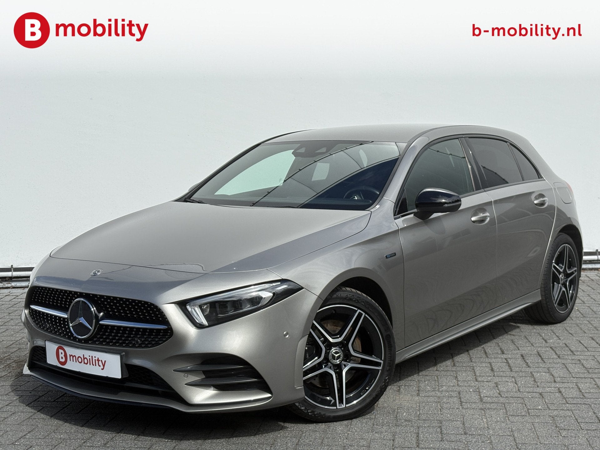 Mercedes-Benz A-Klasse 250 e Business Solution AMG Limited T, Auto's, Mercedes-Benz, Gebruikt, 4 cilinders, Alcantara, Bedrijf