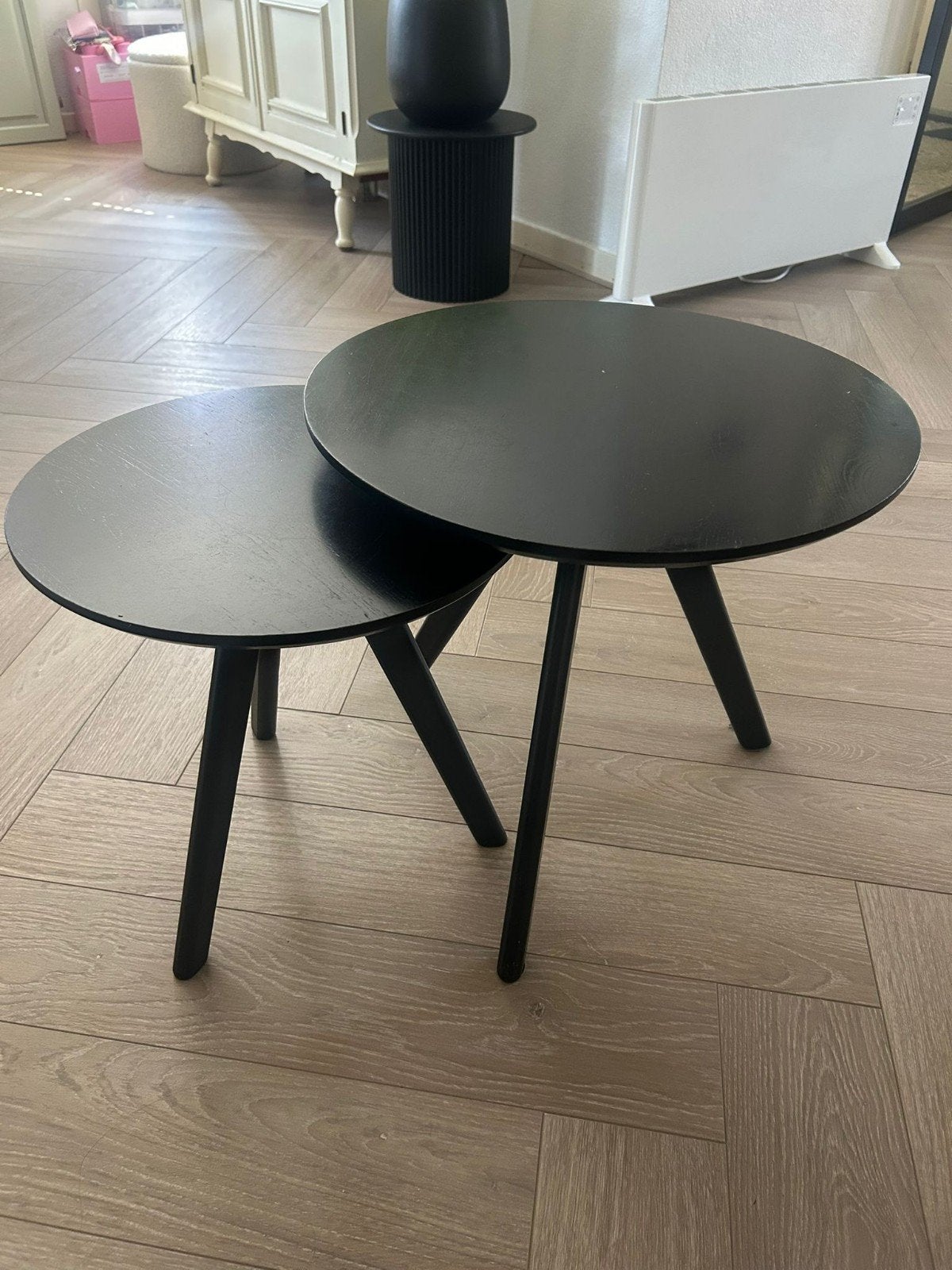 Set van 2 zwarte ronde bijzettafels, Huis en Inrichting, Tafels | Salontafels, Ophalen, Minder dan 50 cm, Gebruikt, Rond