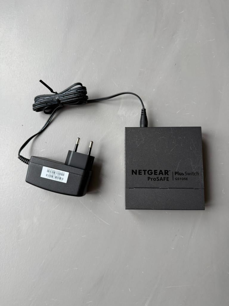 Netgear GS105E, Computers en Software, Netwerk switches, Ophalen of Verzenden
