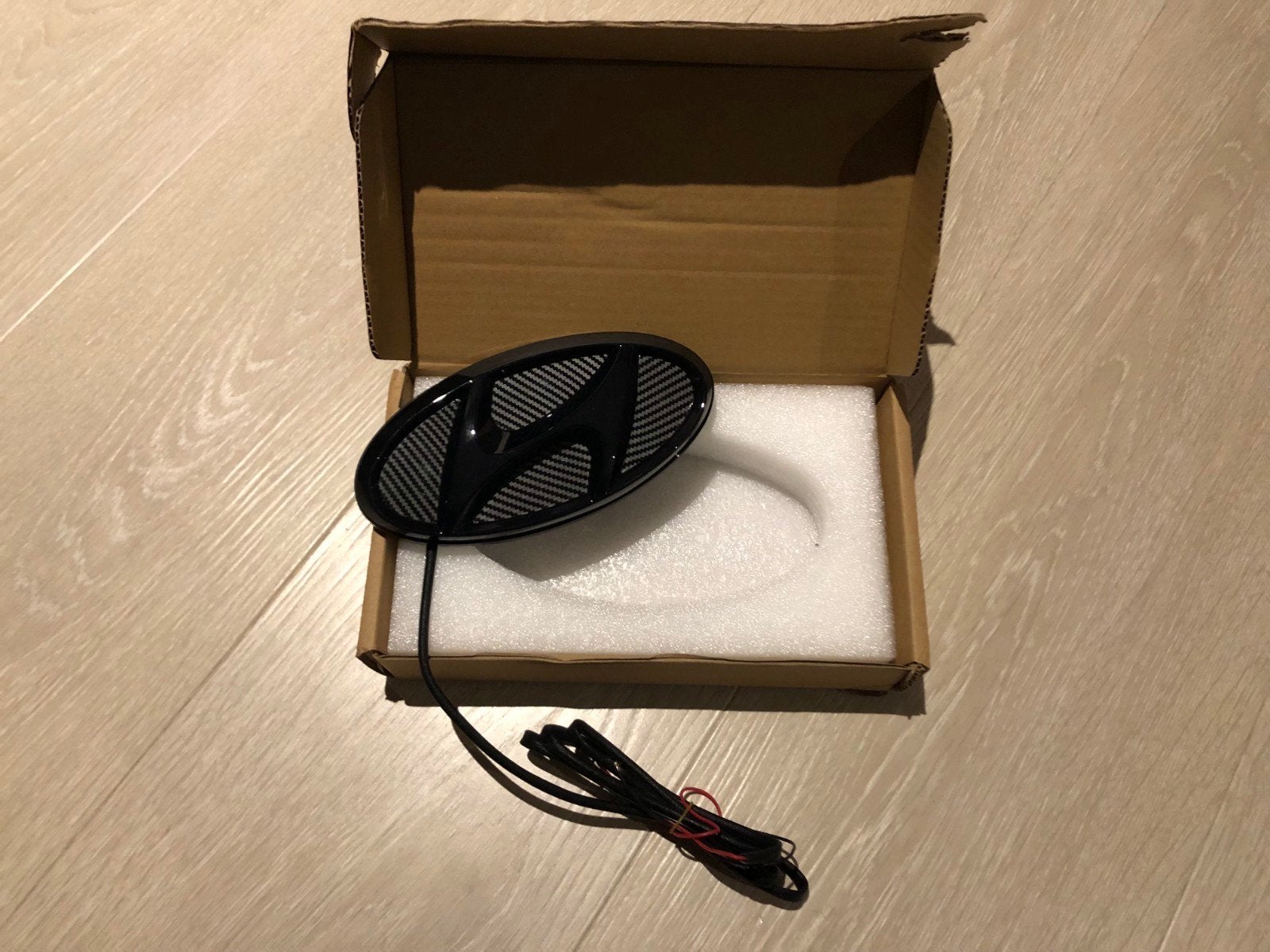 Hyundai Santa Fe LED embleem, Ophalen of Verzenden, Nieuw, Hyundai