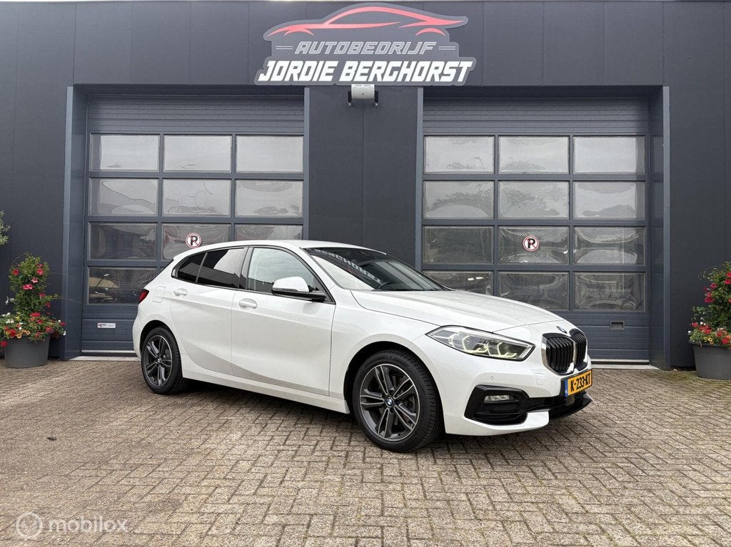BMW 1-serie 118i Sport Executive, Auto's, BMW, Gebruikt, 4 cilinders, Bedrijf, 695 kg