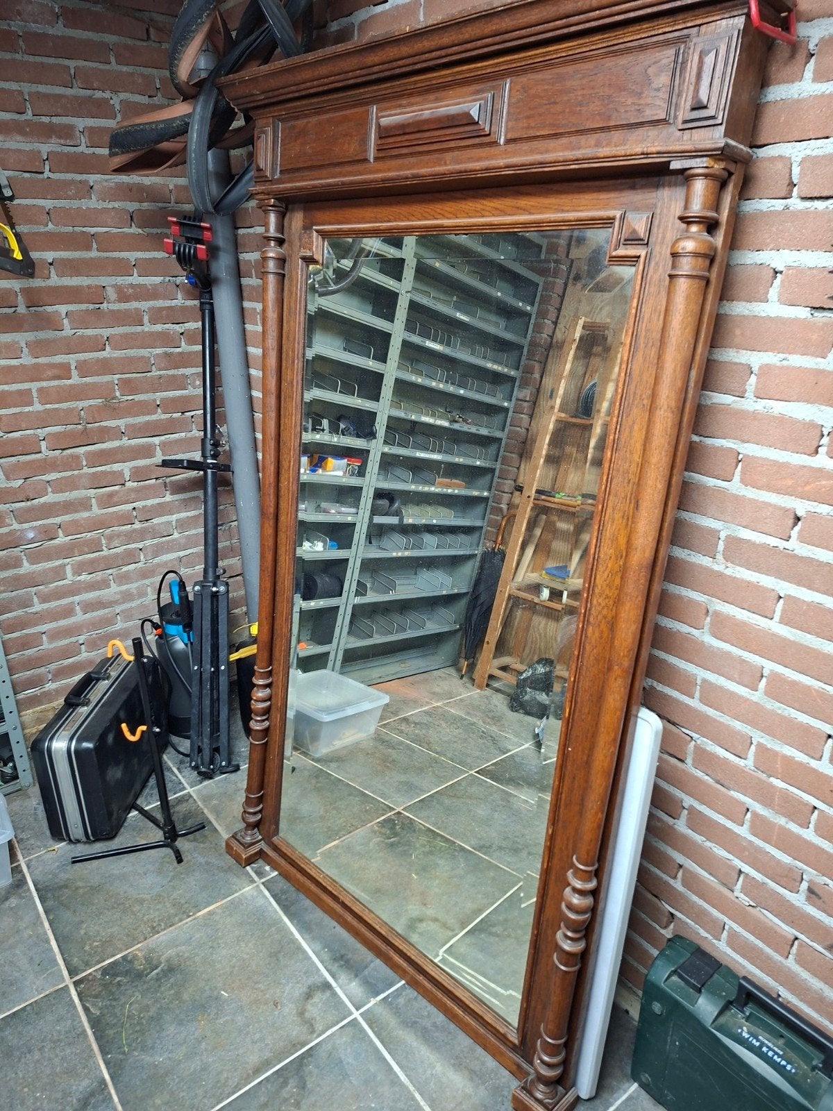 Antieke spiegel met houten lijst, Antiek en Kunst, Ophalen, Rechthoekig