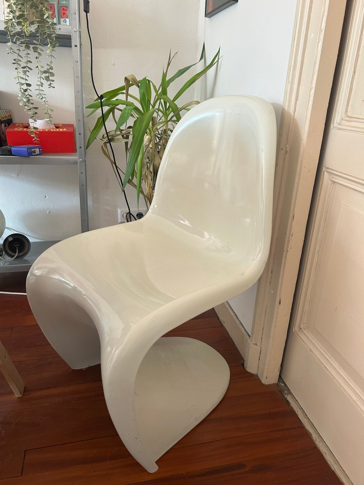 Vintage Design White Stoel, Huis en Inrichting, Stoelen, Gebruikt, Eén, Kunststof, Wit, Ophalen
