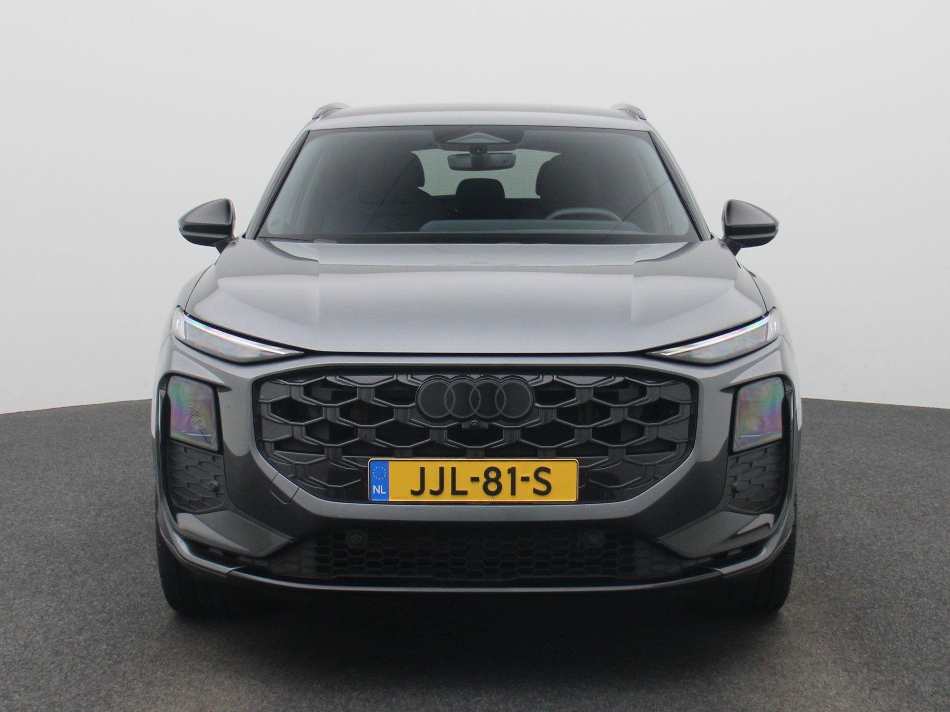 Audi Q3 1.5 e-hybrid S edition l Demo l Adaptive cruise cont, Auto's, Audi, 12 maanden, 1800 kg, 1498 cc, 4 cilinders