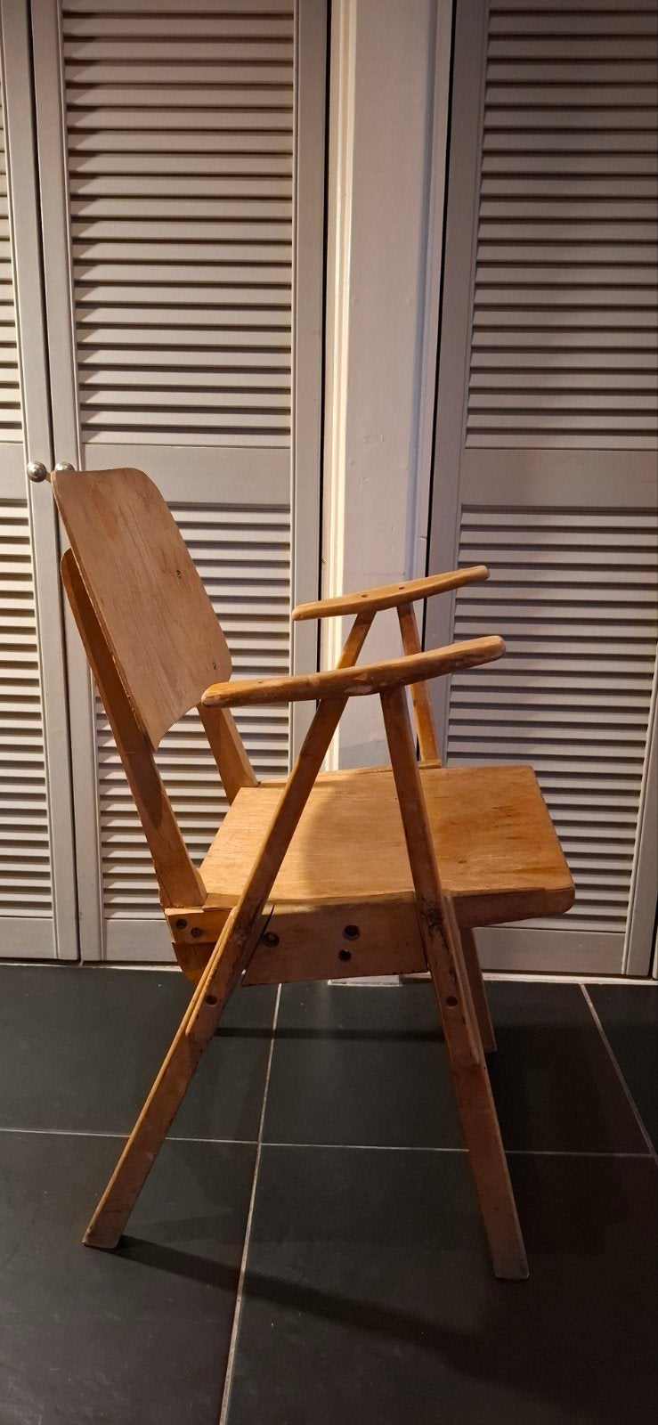 Vintage houten stoel met armleuningen, Ophalen of Verzenden