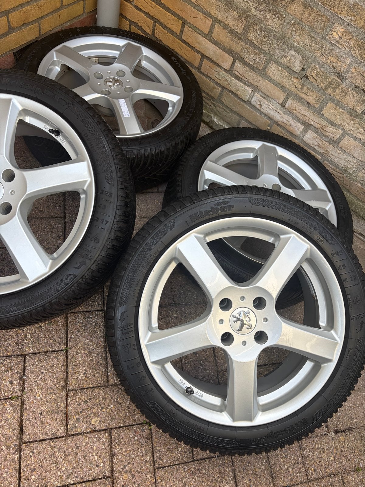 Kleber Krisalp HP3 winterbanden met Peugeot velgen 225/45 R1, Ophalen, Gebruikt, Banden en Velgen, Winterbanden