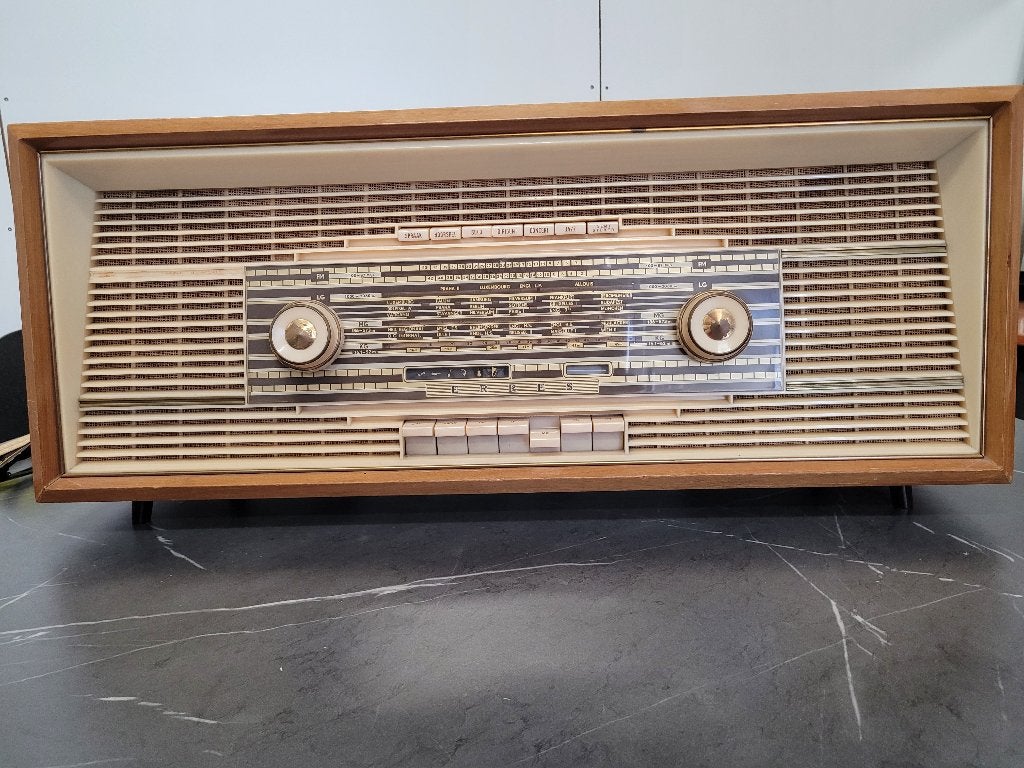 Antieke radio Erres, Ophalen