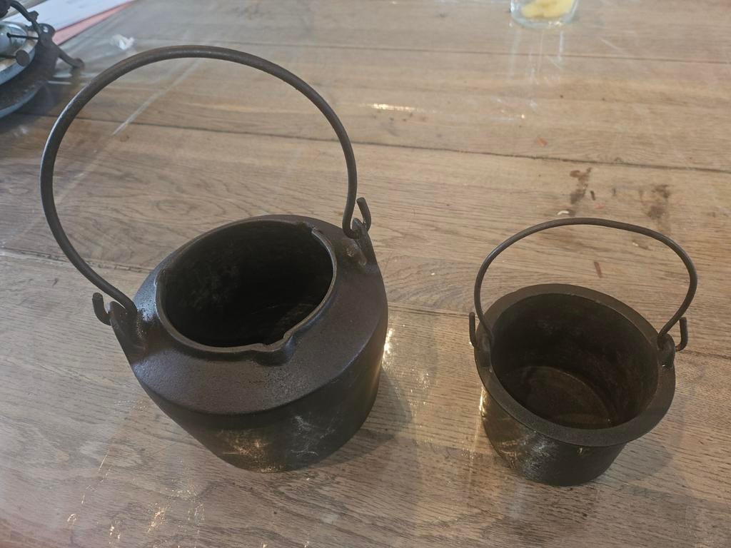 Beenderenlijmpotjes Gietijzeren, Ophalen of Verzenden