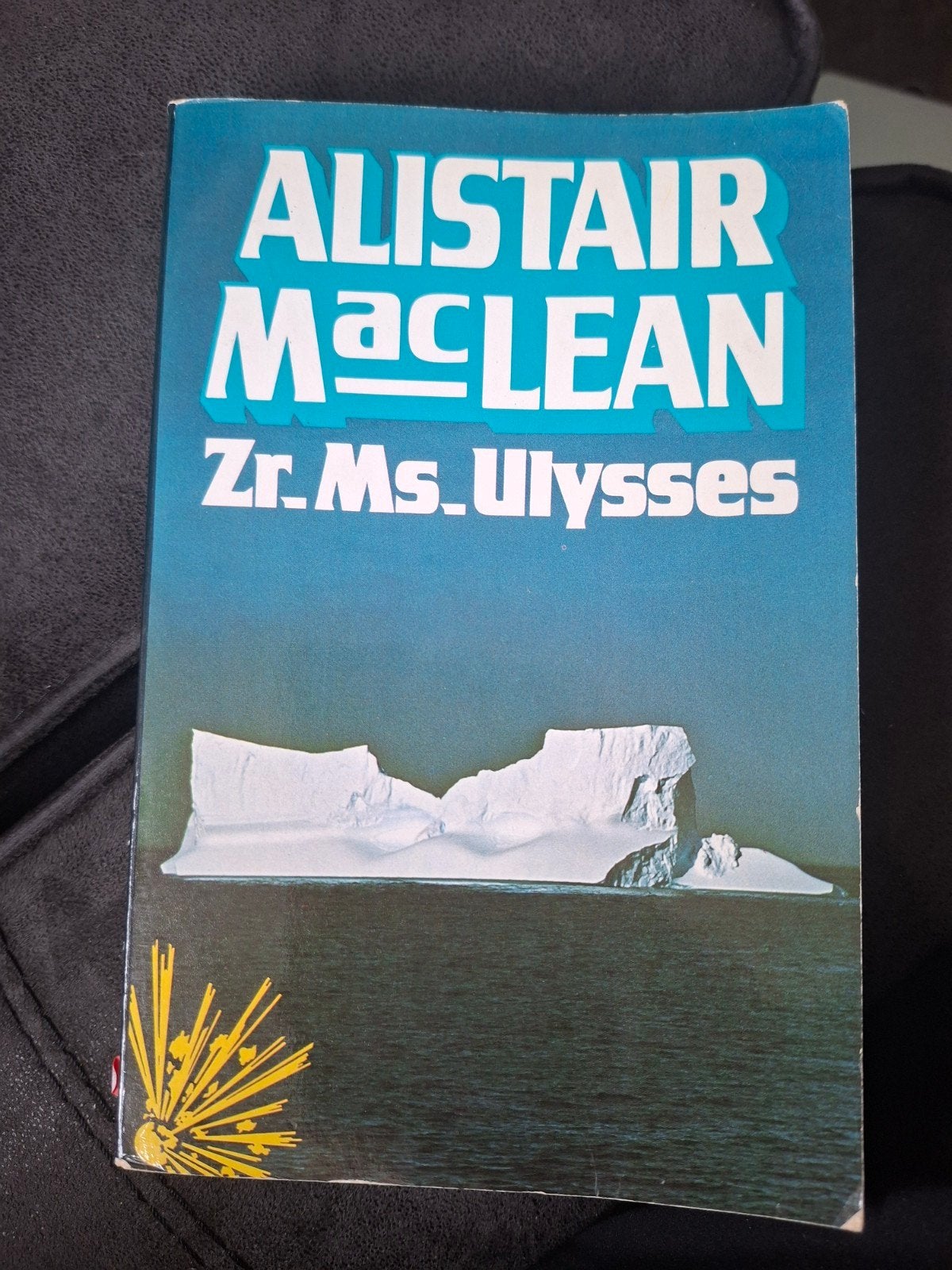 Alistair MacLean - Zr.Ms.Ulysses, Ophalen of Verzenden, Gelezen