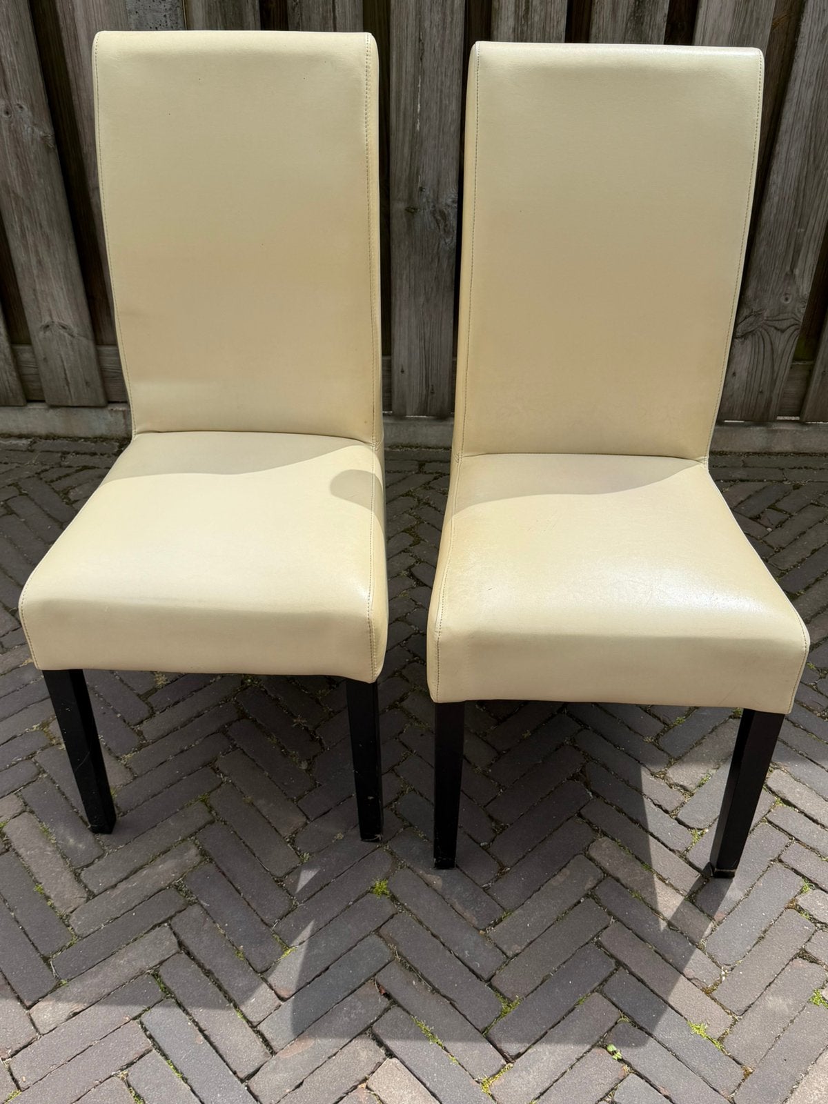 Twee crème kleurige eetkamerstoelen, Ophalen, Zo goed als nieuw